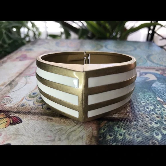 Matte Gold Hamptons Beach Vibe Bracelet - Picture 15 of 15